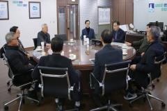 전직주민자치위원장협의회 이웃돕기 쌀 기부 전달식6번 사진